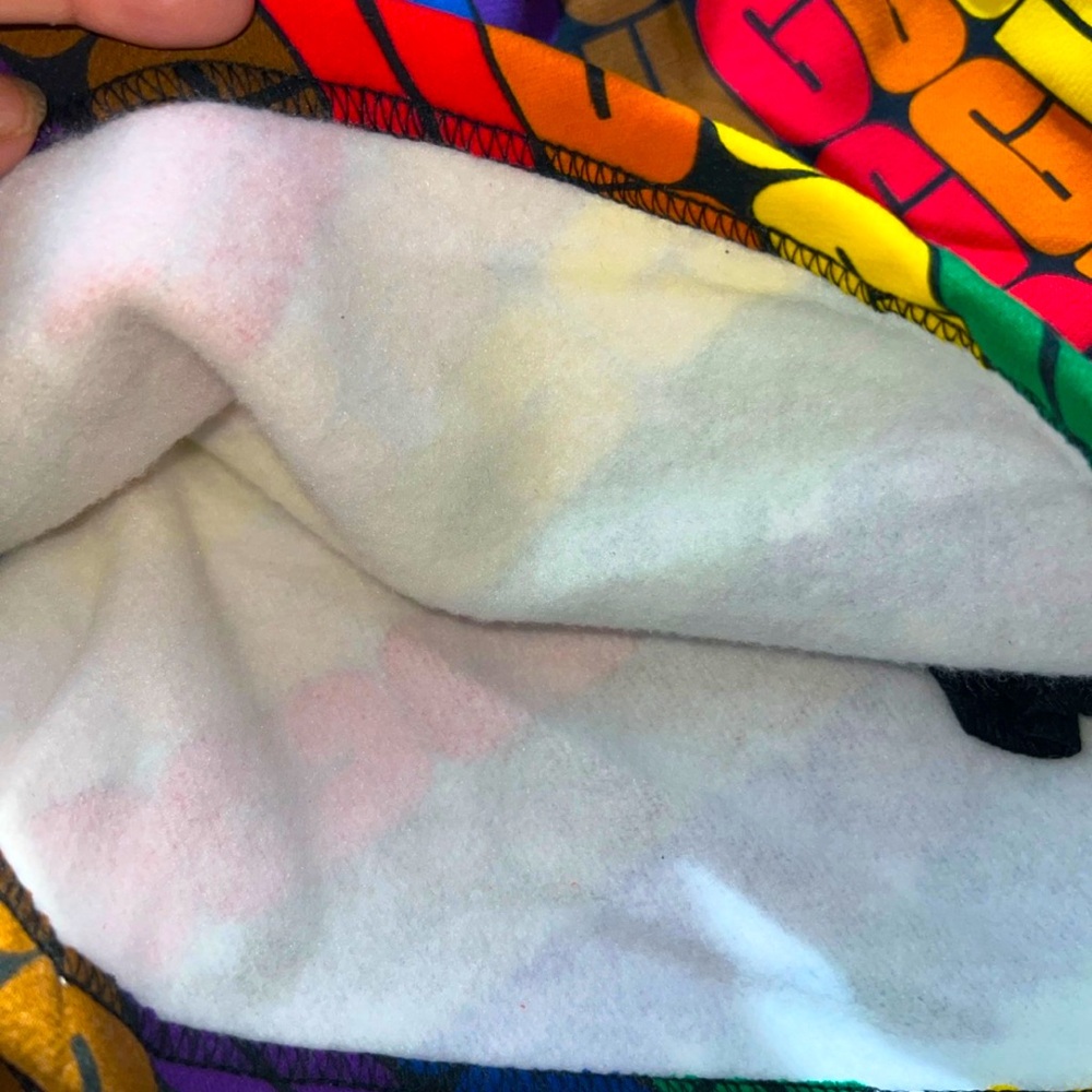 UGG PRIDE SHORTS RAINBOW - Picture 6 of 6